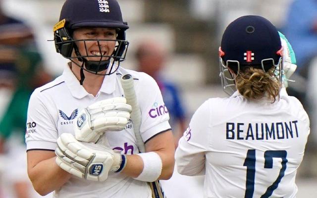 Heather Knight and Tammy Beaumont