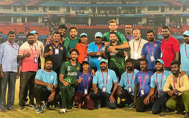 Pakistan-Team-and-Ground-Staff