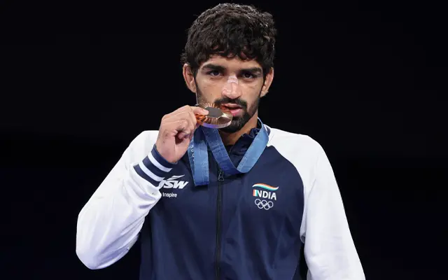 Paris Olympics 2024: Aman Sehrawat secures Bronze in Freestyle Wrestling -  Cricketers React
