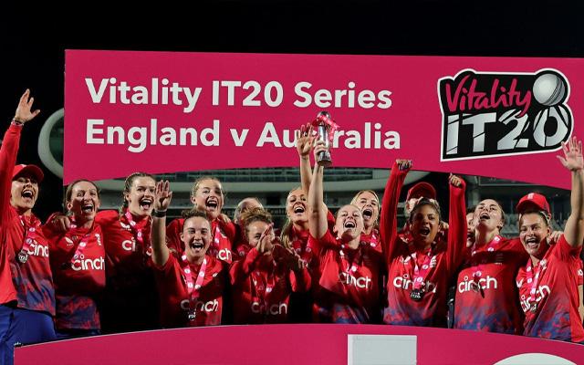 England celebrate with the Vitality IT20 trophy