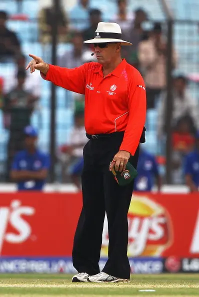 Daryl Harper who stood in 22 ODIs in World Cups form 2003-2011 debuted as umpire in 1994 in a match between New Zealand and South Africa.(© Getty Images)