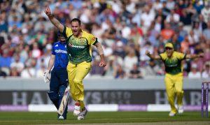 John Hastings was the pick of the Aussie bowlers in the 5th ODI. (© Getty Images)