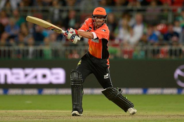 SYDNEY, AUSTRALIA - JANUARY 07: Ashton Agar of the Scorchers bats during the Big Bash League match between the Sydney Thunder and the Perth Scorchers at Spotless Stadium on January 7, 2016 in Sydney, Australia. (Photo by Brett Hemmings - CA/Cricket Australia/Getty Images)