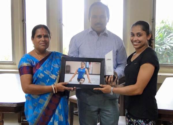 Dipa Karmakar with her parents at the sendoff organised by GoSports Fou