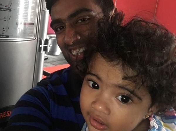 Cricketing trends Ravichandran Ashwin with his daughter (Photo Source: Twitter)