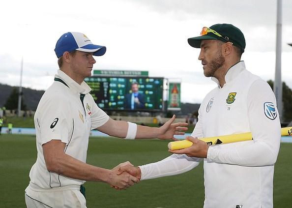 HOBART, AUSTRALIA - NOVEMBER 15: Steve Smith of Australia and Faf du Plessis of South Africa shake hands after day four of the Second Test match between Australia and South Africa at Blundstone Arena on November 15, 2016 in Hobart, Australia. (Photo by Robert Cianflone/Getty Images)