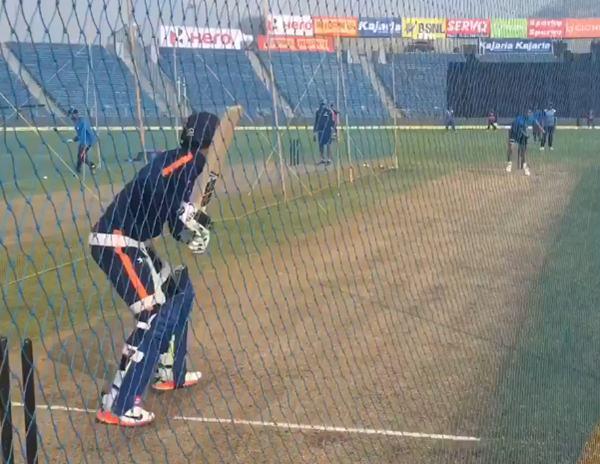 MS Dhoni bowls to Manish Pandey in the nets
