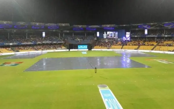 Bengaluru: Rains might interrupt IPL 2017 second qualifier match between Kolkata Knight Riders and Mumbai Indians at M Chinnaswamy Stadium in Bengaluru on May 19, 2017. (Photo: Dhananjay TK/IANS)