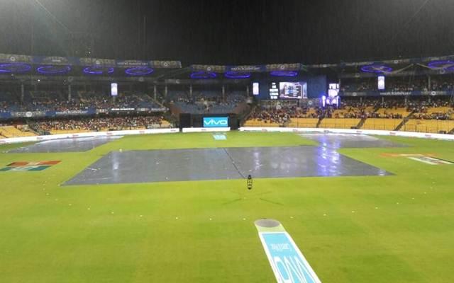 Bengaluru: Rains interrupt IPL 2017 second qualifier match between Kolkata Knight Riders and Sunrisers Hyderabad at M Chinnaswamy Stadium KSCA