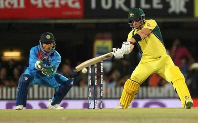 MS Dhoni fails to stump out Aaron Finch