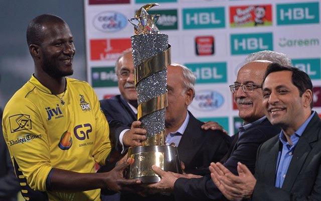 Darren Sammy holding PSL trophy