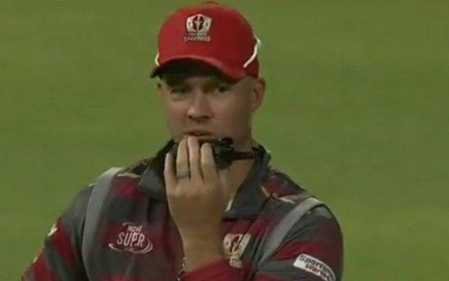 AB de Villiers uses walkie-talkie on the field to interact with the coach