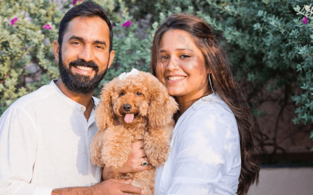 Dinesh Karthik and his wife