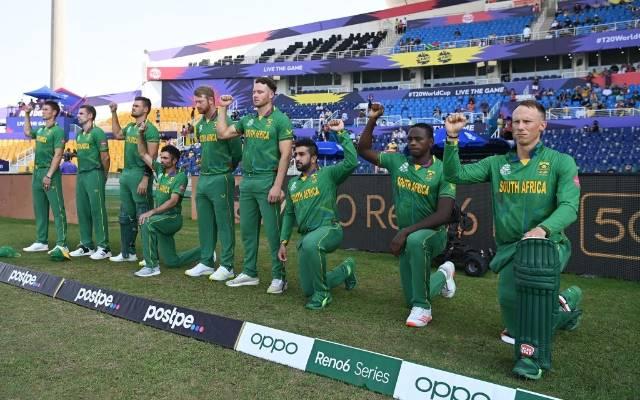 South Africa players take a knee
