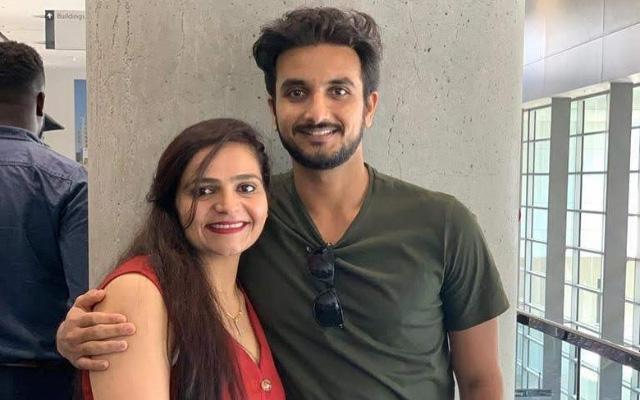 Harshal Patel with his sister