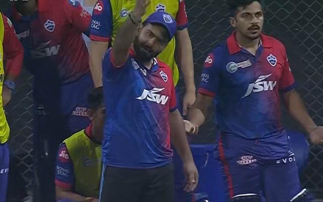 The Delhi Capitals dugout wasn't happy with the no-ball call from the umpires.