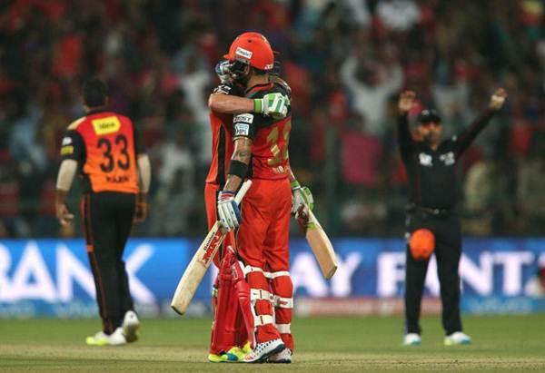 AB de Villiers & Virat Kohli, cricketers and super heroes
