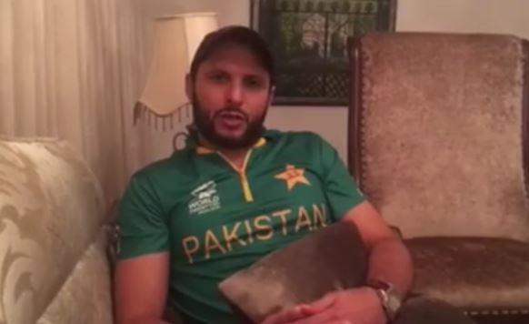 Shahid Afridi explains the reason for his daughter waving Indian flag