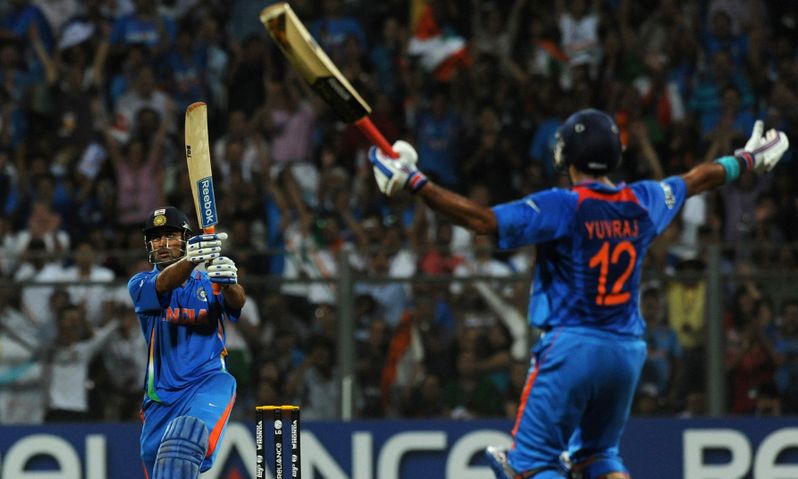MS Dhoni's bat sold for an enormous sum of £100,000