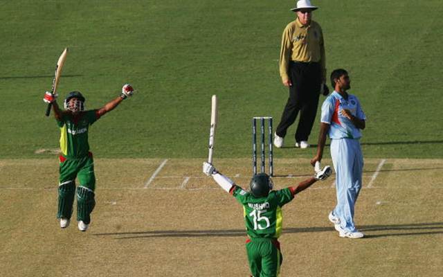 Mushfiqur Rahim and Mohammad Ashraful of Bangladesh celebrate beating India