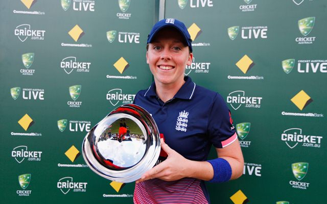 Australia Women's Tri-Nation T20I Series, 2020: Match 2, Australia Women vs  England Women – A high-scoring T20I Tie, Perry's economical spell, Knight's  hat-trick in Canberra and more stats