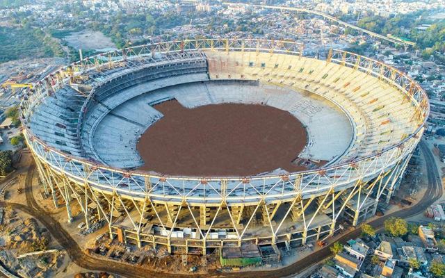 अहमदाबाद में दुनिया का सबसे बड़ा स्टेडियम | Twitter