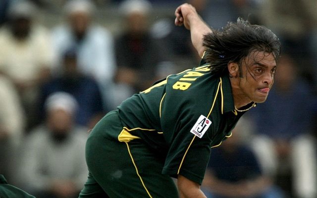 ‘I was told to target Sourav Ganguly’s ribs’ – Shoaib Akhtar recalls bizarre team meeting before Indo-Pak clash - CricTracker